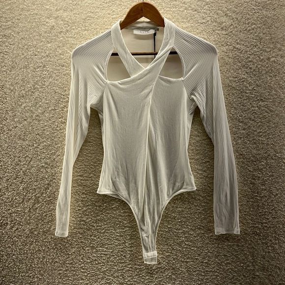 Astr the Label White Ribbed Cutout Bodysuit Size Large - Picture 2 of 5